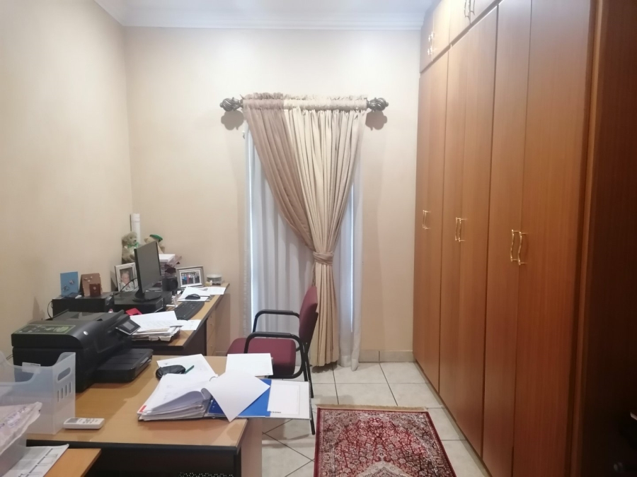 5 Bedroom Property for Sale in Doringkruin North West